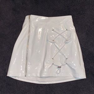 LF WHITE SHINY SKIRT
